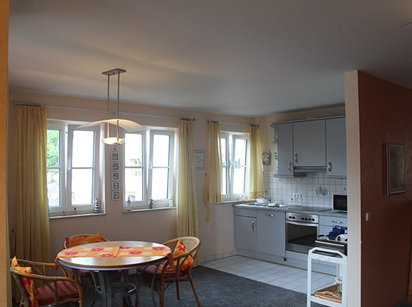 Küche und Esszimmer